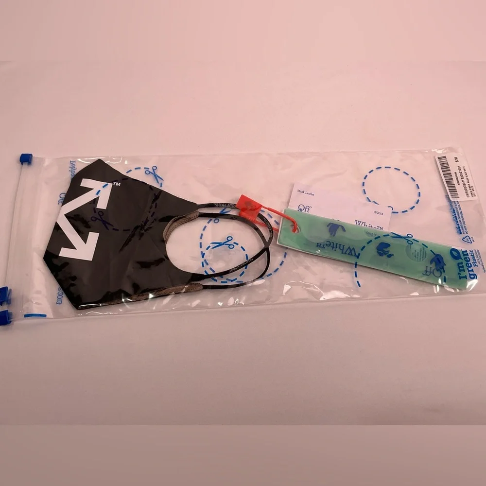 Off-White Arrows Black and White Face Mask